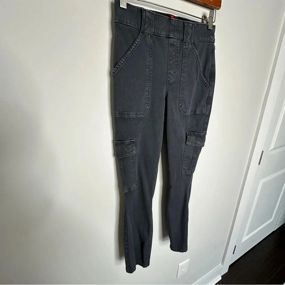 Spanx Gray Stretch Cargo Pants Size Small Petite Classic Cargo Slimming Classic - Picture 8 of 9